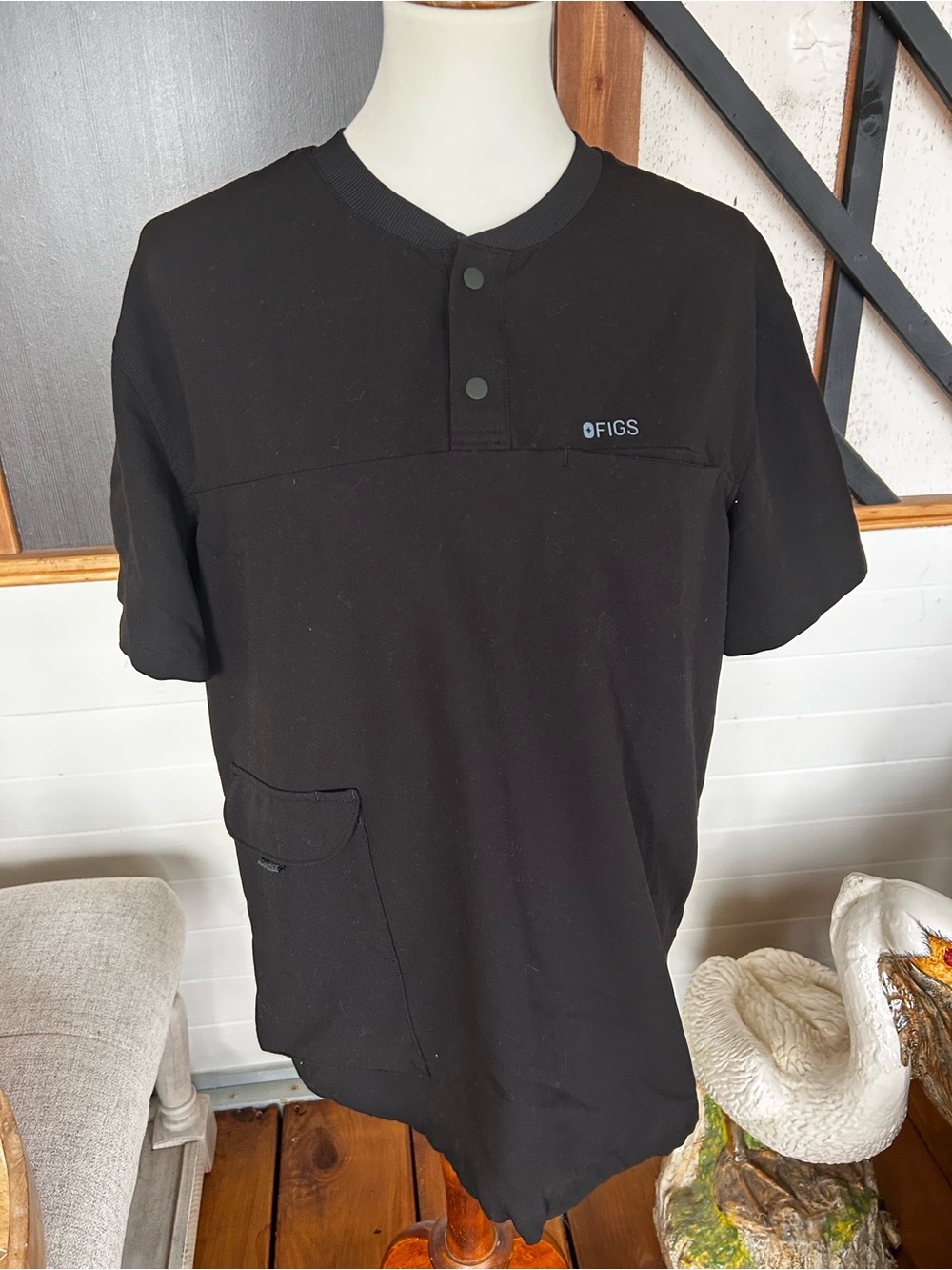 FIGS Technical Collection Scrub Top – Size Small – Black